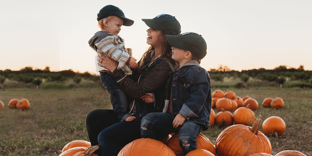 10 Fun Fall Activities & Adorable Looks for the Family: Bro & Sis Caps for Perfect Photo Ops.