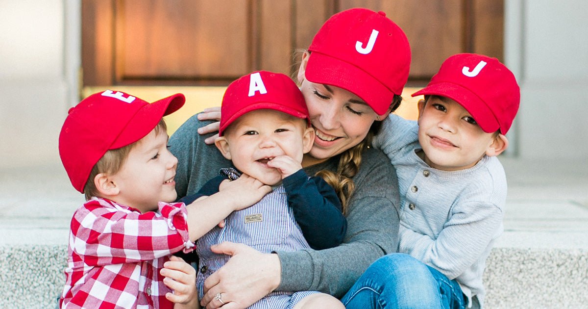 Mama Needs Love Too: A Mom's Guide To Romance (Share the love: Give dad a dad hat & a fun night out together!